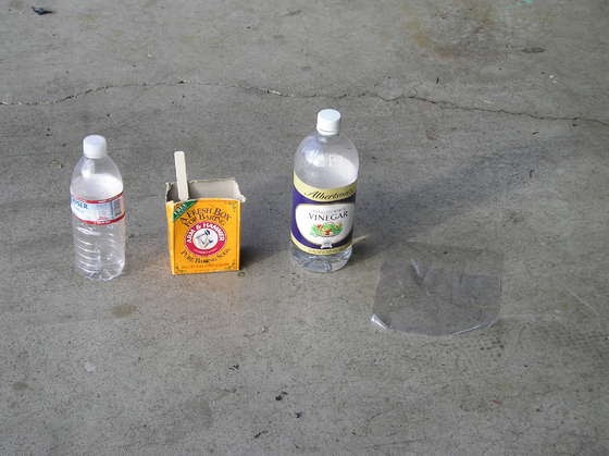 SODA BOTTLE BOMB: Baking Soda Bottle Bomb